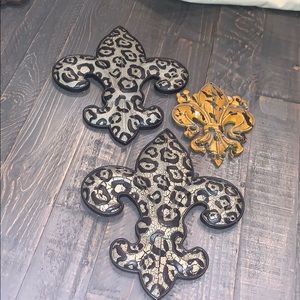 Fleur de lis Wall Decor